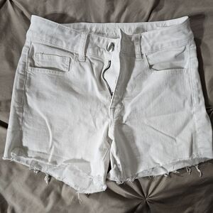 American Eagle short